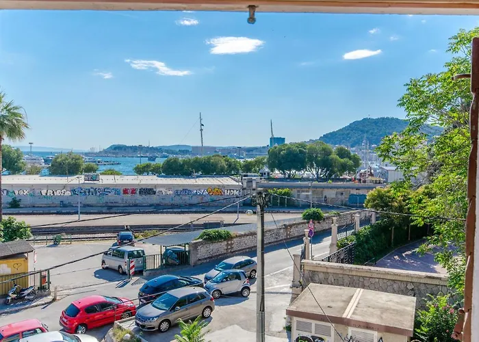 Stone Rose In Center * Split