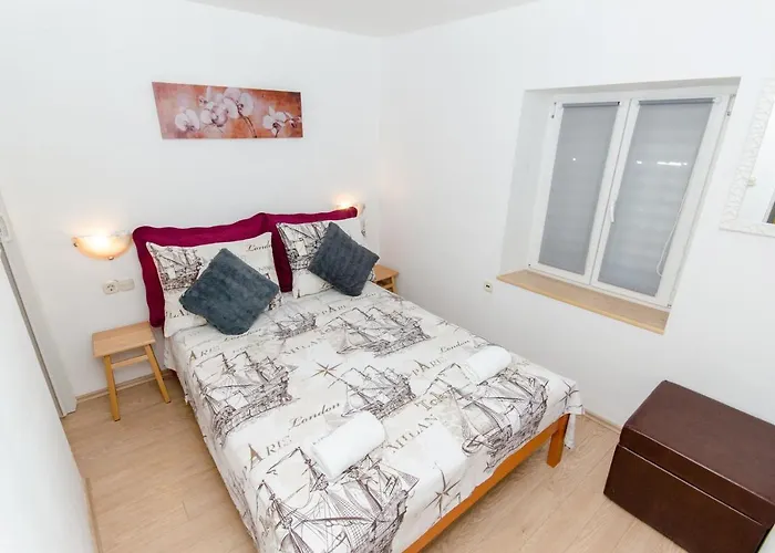 Stone Rose In Center Appartement