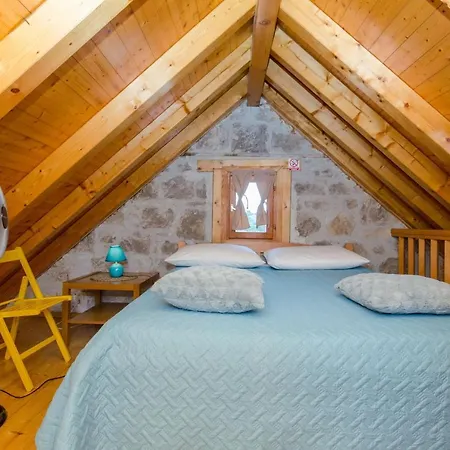 Stone Rose In Center Apartmán